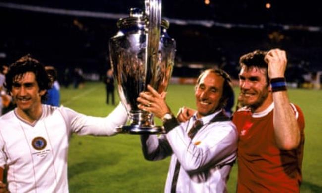 Peter Withe (right) celebrates Villa’s 1982 European Cup final victory with skipper Dennis Mortimer and manager Tony Barton.
